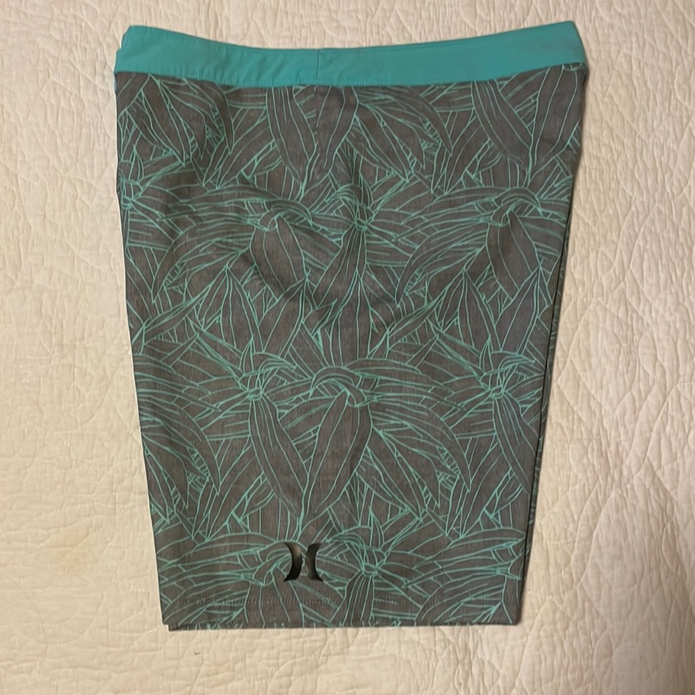 HURLEY•BOARD SHORTS•SWIM TRUNKS•MENS 36